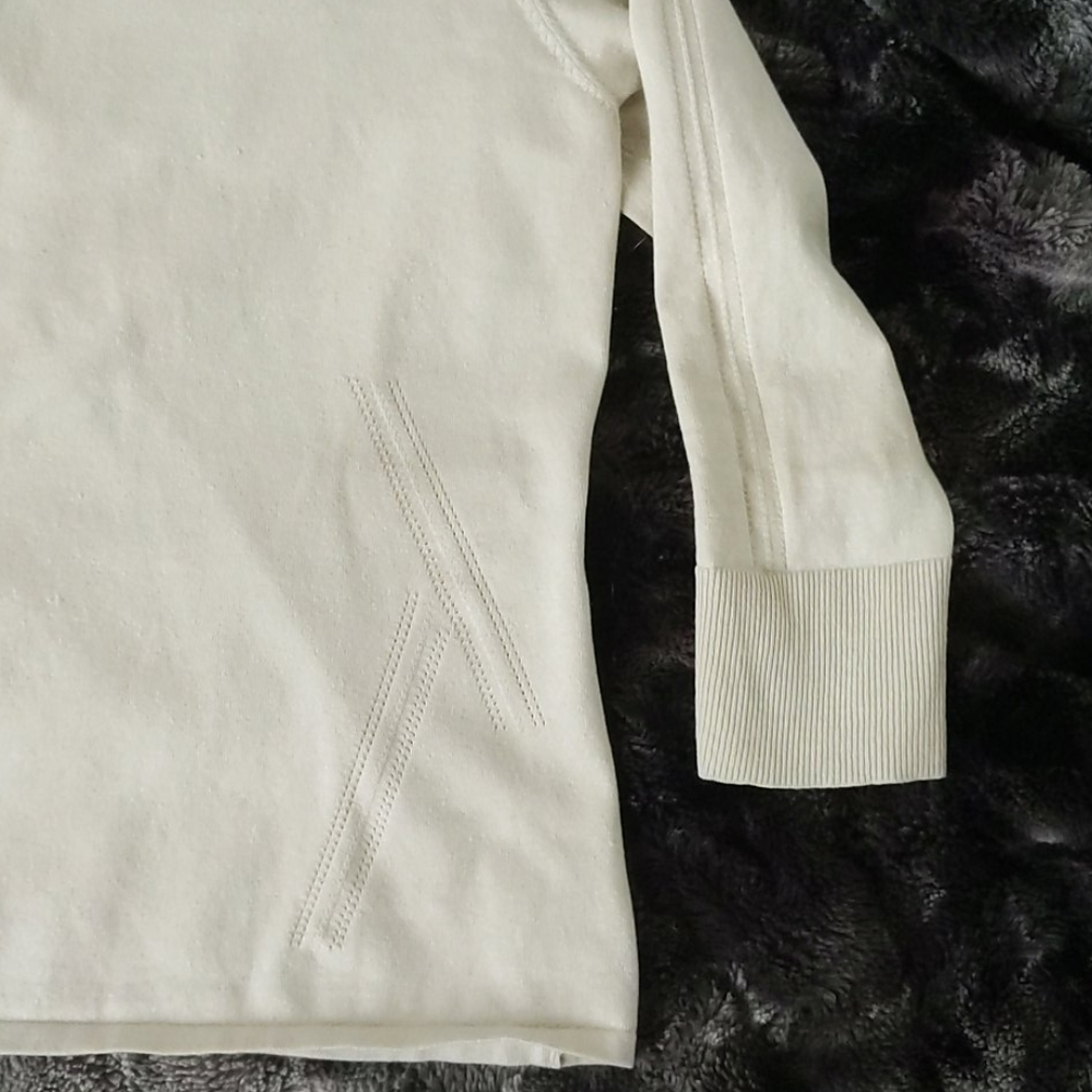 Sweater - Picture 2 of 3